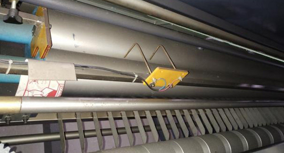PLC เครื่องเคลือบบัตรขลุ่ยกึ่งอัตโนมัติสำหรับกระดาษลูกฟูก