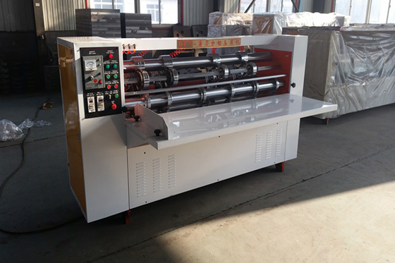 3000 รุ่น 220v ใบมีด Slitter Scorer เครื่องกึ่งอัตโนมัติ Prepressing