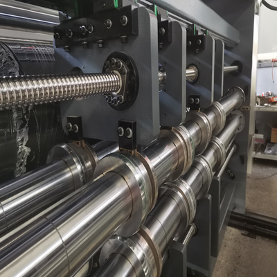 Fast Speed ​​Lead Eage Feeder Flexo Printing Slotting Die เครื่องตัด 180 ชิ้น/นาที
