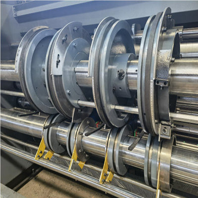 Fast Speed ​​Lead Eage Feeder Flexo Printing Slotting Die เครื่องตัด 180 ชิ้น/นาที