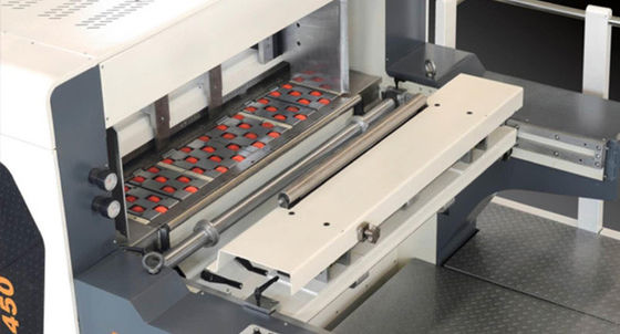 เครื่องตัดดายกระดาษลูกฟูกอัตโนมัติ PLC ระบบไฮดรอลิก พร้อมการพับรอยและตัดดาย ที่ 5000 ชิ้น/ชั่วโมง สำหรับเครื่องตัดดายกล่องลูกฟูก