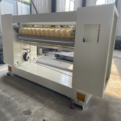 เครื่องตัด NC สําหรับสายการผลิตกระดาษกระดาษ corrugated ใช้ระบบควบคุม servo motor ที่นําเข้า