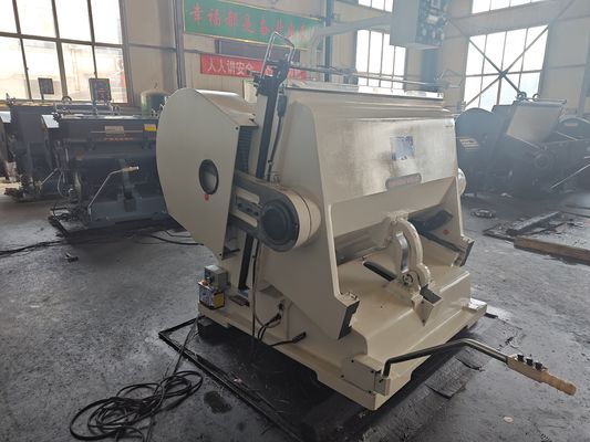 เครื่องตัดและขึ้นรูปกระดาษแข็งแบบใช้มือขนาด 1500 มม.