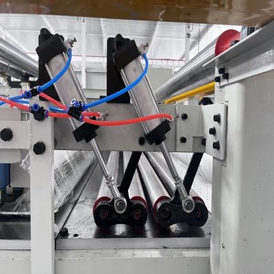 180m/min สายการผลิตกระดาษกรวยระบายสองหน้า พร้อมแผ่นแรงดันปนูเมติกและวาล์วสัดส่วน 2 ชิ้น