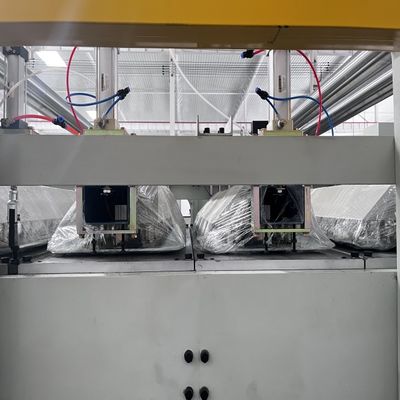 สายการผลิตกระดาษกรวยระบาย 5 ชั้นแบบ Double Facer ความเร็วทางเศรษฐกิจ 120-180m/min แผ่นแรงดันแบบปนูเมติก 7 กลุ่มสําหรับการบรรจุ