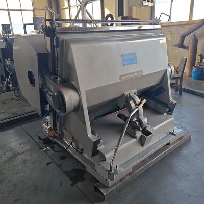 เครื่องปั๊มตัดกล่องลูกฟูก เครื่องปั๊มตัด ML1200 สีที่ปรับแต่งได้ เหมาะสำหรับการใช้งานบรรจุภัณฑ์ที่หลากหลาย