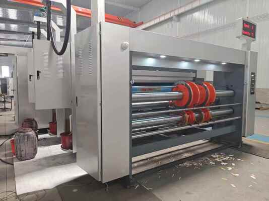 อัตโนมัติ Lead Edge Feeding Flexo Printing Slotting Machine ด้วยความเร็ว 100-130m/min และ HMI หน้าจอสัมผัสสี 7 นิ้ว
