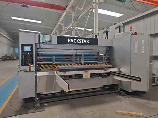 อัตโนมัติ Lead Edge Feeding Flexo Printing Slotting Machine ด้วยความเร็ว 100-130m/min และ HMI หน้าจอสัมผัสสี 7 นิ้ว