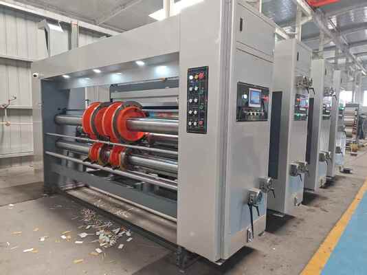 อัตโนมัติ Lead Edge Feeding Flexo Printing Slotting Machine ด้วยความเร็ว 100-130m/min และ HMI หน้าจอสัมผัสสี 7 นิ้ว
